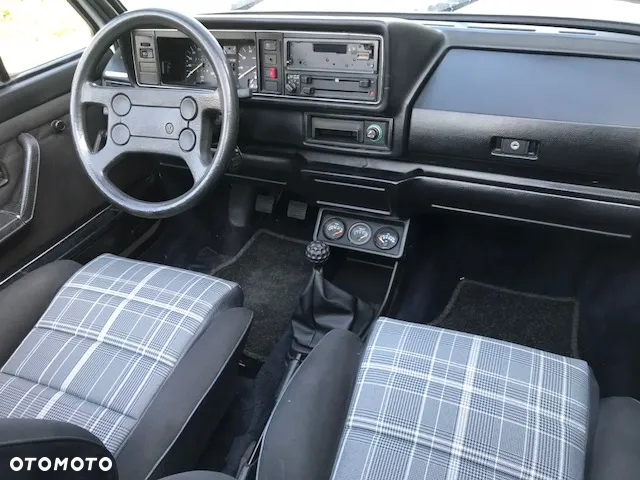 Volkswagen Golf 1.8 GT - 10