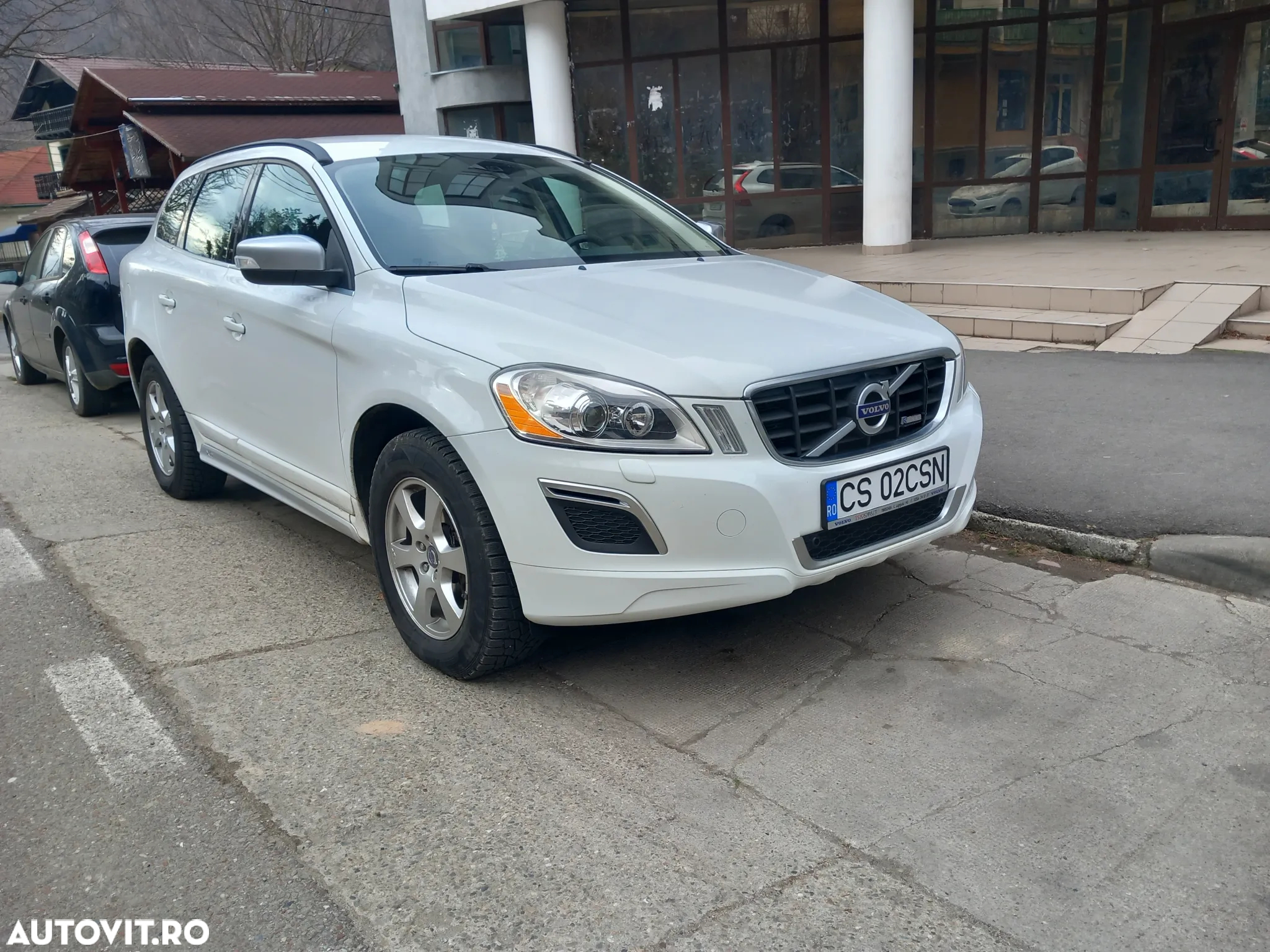 Volvo XC 60 D4 AWD Geartronic RDesign - 3