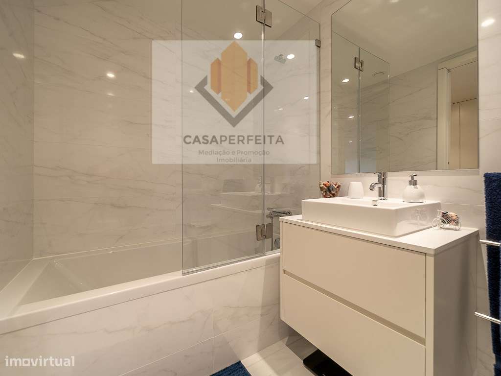 Apartamento T2 de Luxo com Varanda, Lugar de Garagem e Arrumo - Jun...-28