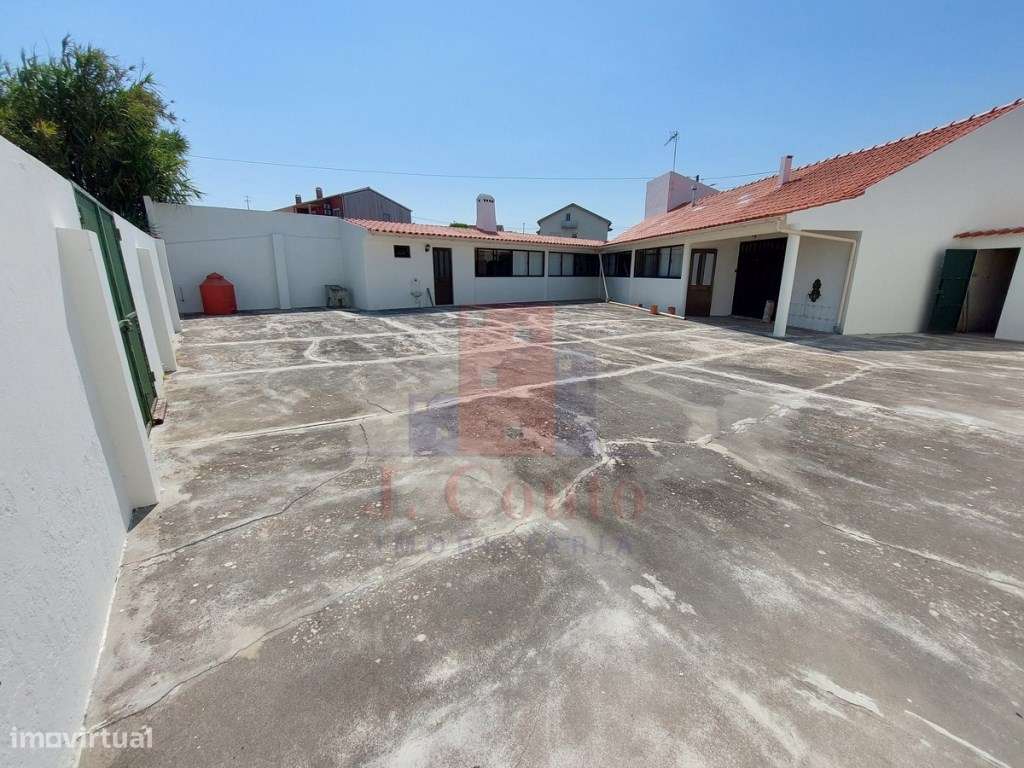 Moradia T3 com terreno próximo da praia - Grande imagem: 2/44