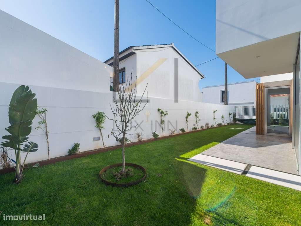 Moradia T4 em São Domingos de Rana-24