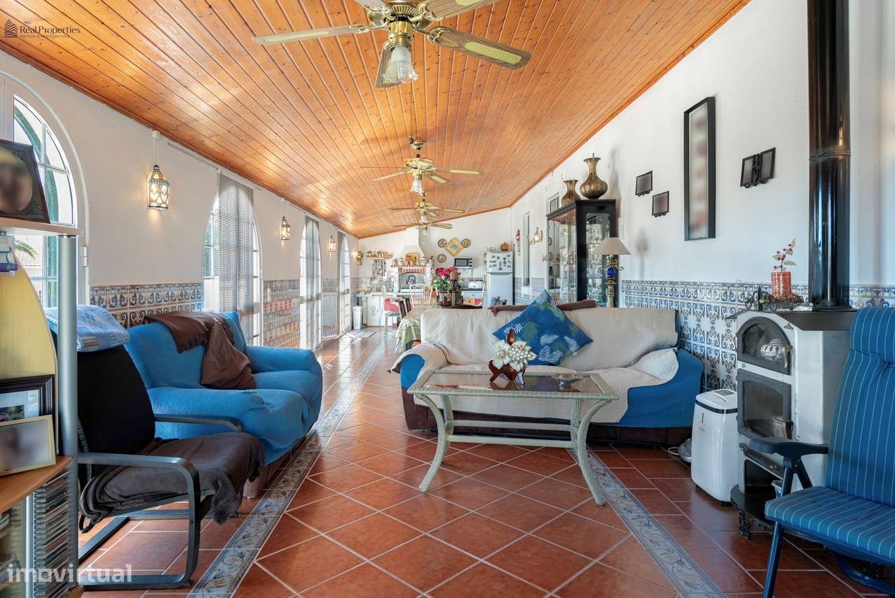 Encanto Algarvio – Moradia Térrea Isolada com Piscina e Jardim-13