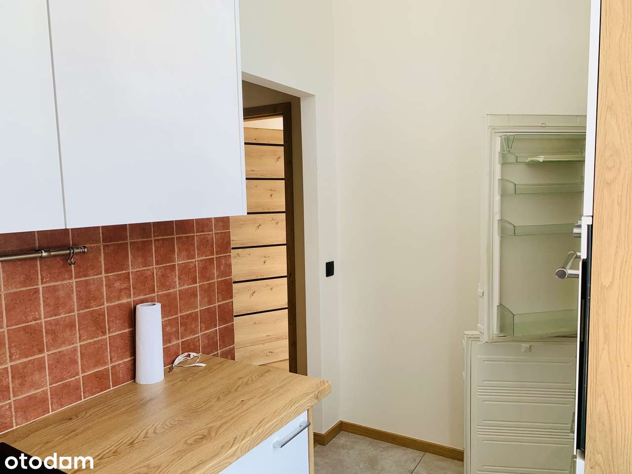 Plac Centralny,2 pokoje, po remoncie, winda, słoneczne, do wejścia-18