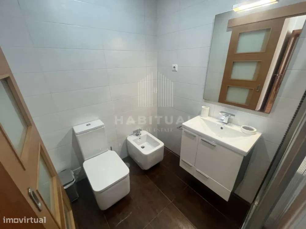 MORADIA T4 EM CARREÇO COM PISCINA. - Grande imagem: 2/24