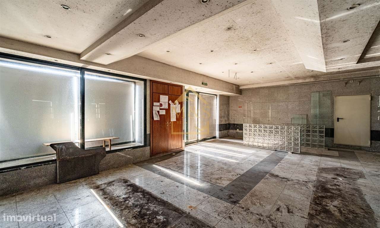 Moradia com comercio| Terreno 2900m2 |  Praia - Lavra-15