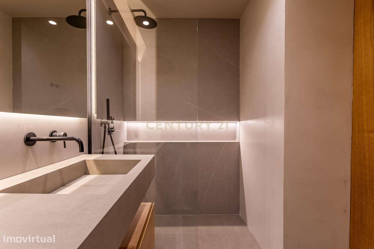 Moradia T4 + T0 Independente — Alto da Parede, Cascais-35