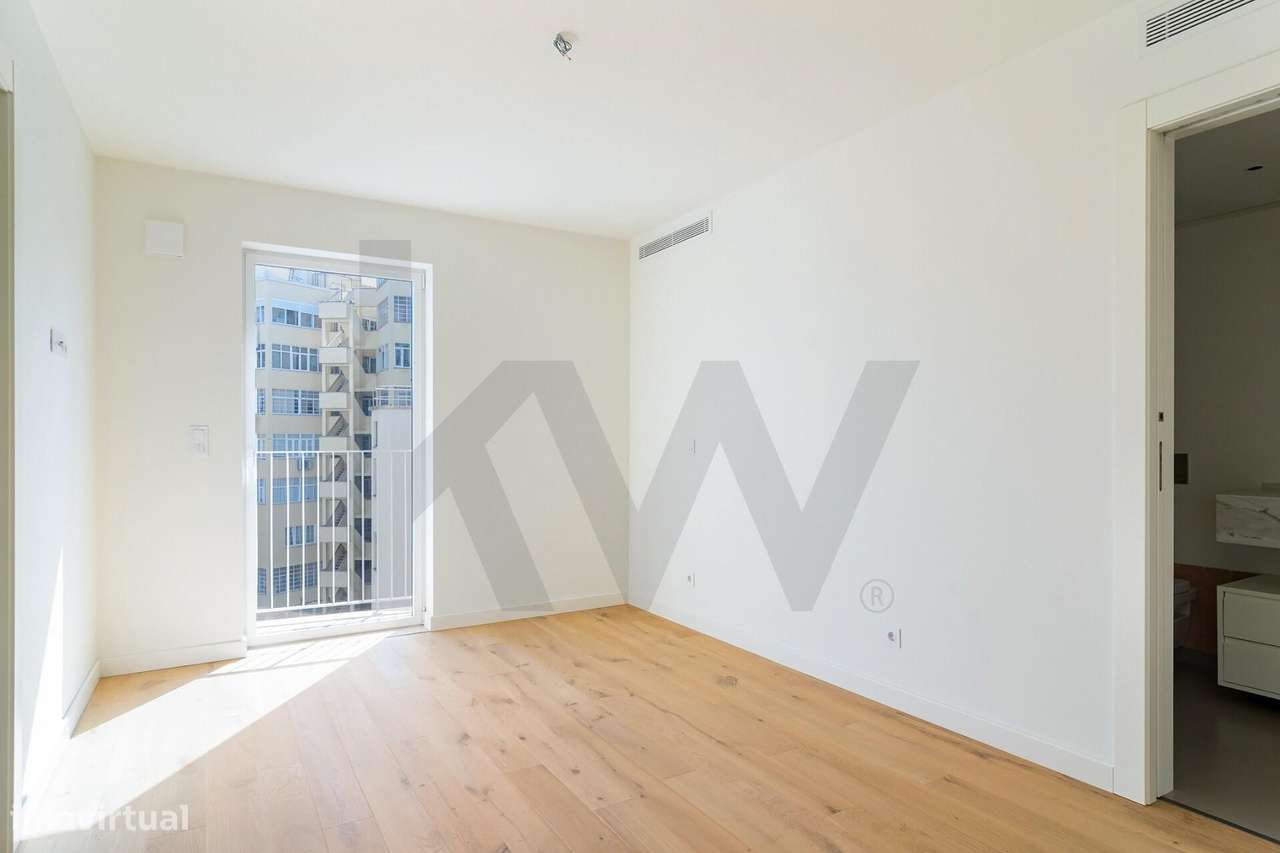 Apartamento T2 Duplex | Terraço | Estacionamento | Areeiro - Grande imagem: 5/27