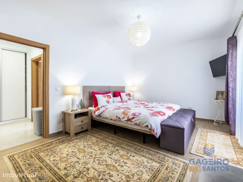 Moradia de estilo tradicional T4-8