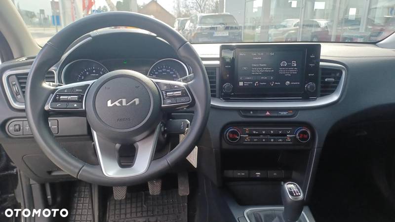 Kia Ceed 1.5 T-GDI M - 13