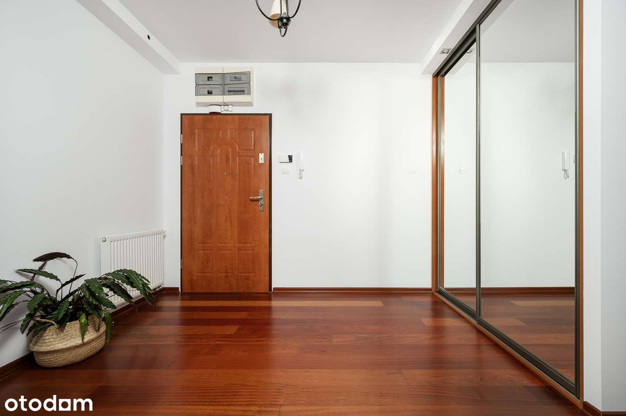 Apartament dla tych, którzy cenią dużo przestrzeni i światła-11