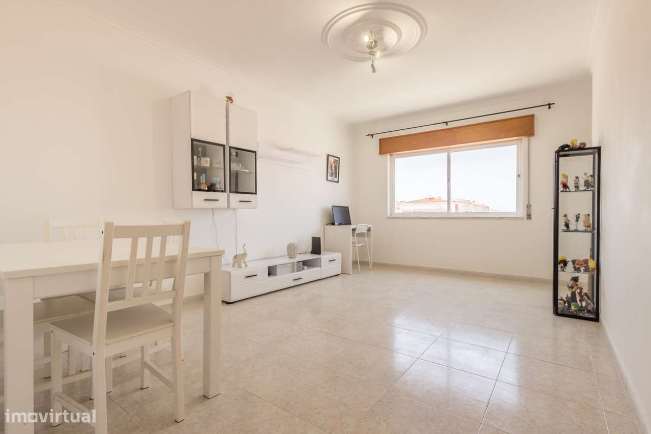 Apartamento T2 na Quinta Do Conde.-1