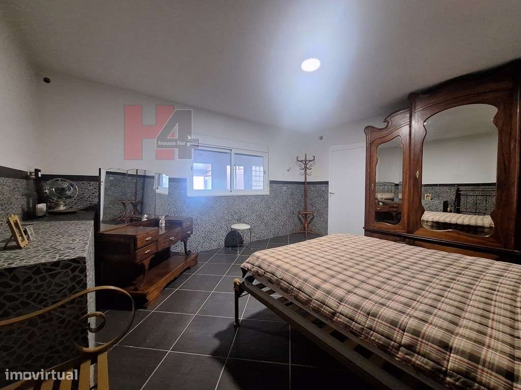 MORADIA T4 NO CENTRO DE ELVAS COM MAIS DE 500M² DE ÁREA-32