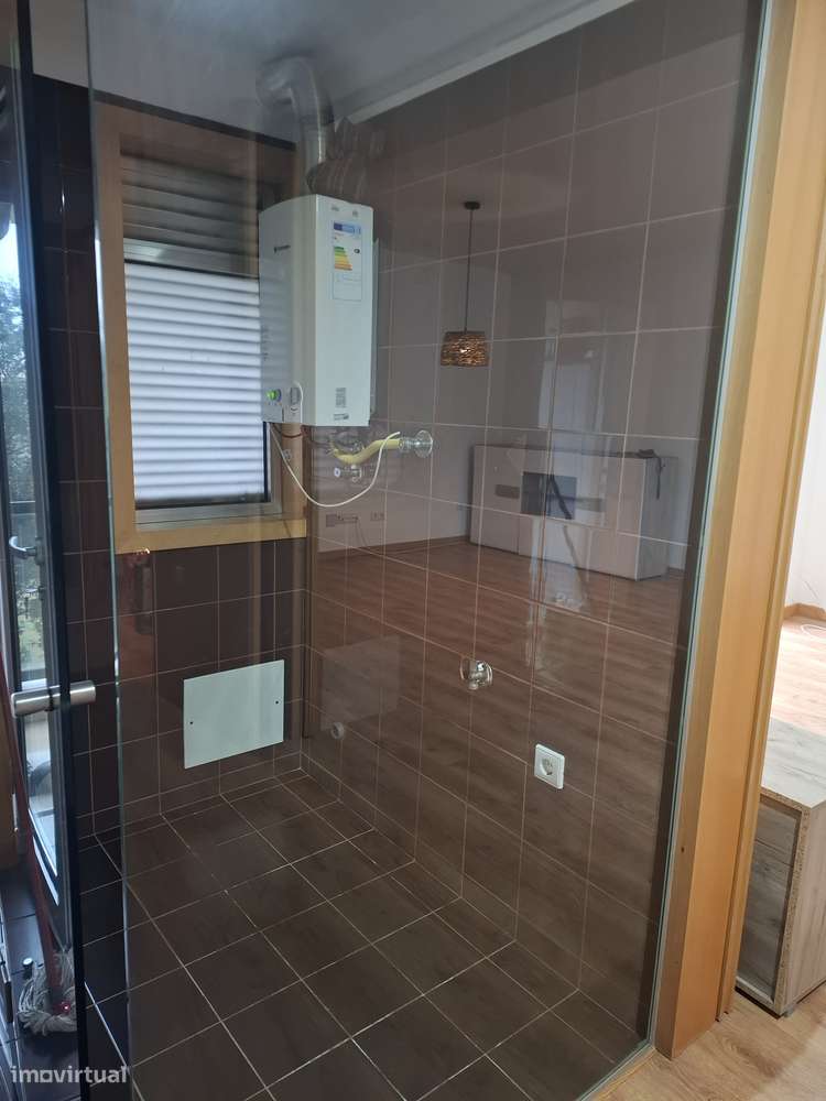 T2 com varanda, garagem e vista jardim - Grande imagem: 2/30