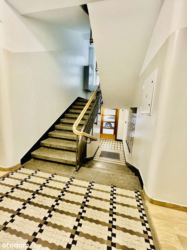 Urokliwa KAWALERKA+ KOMÓRKA w Kamienicy # DUŻY aneks kuchenny #PARKIET-9