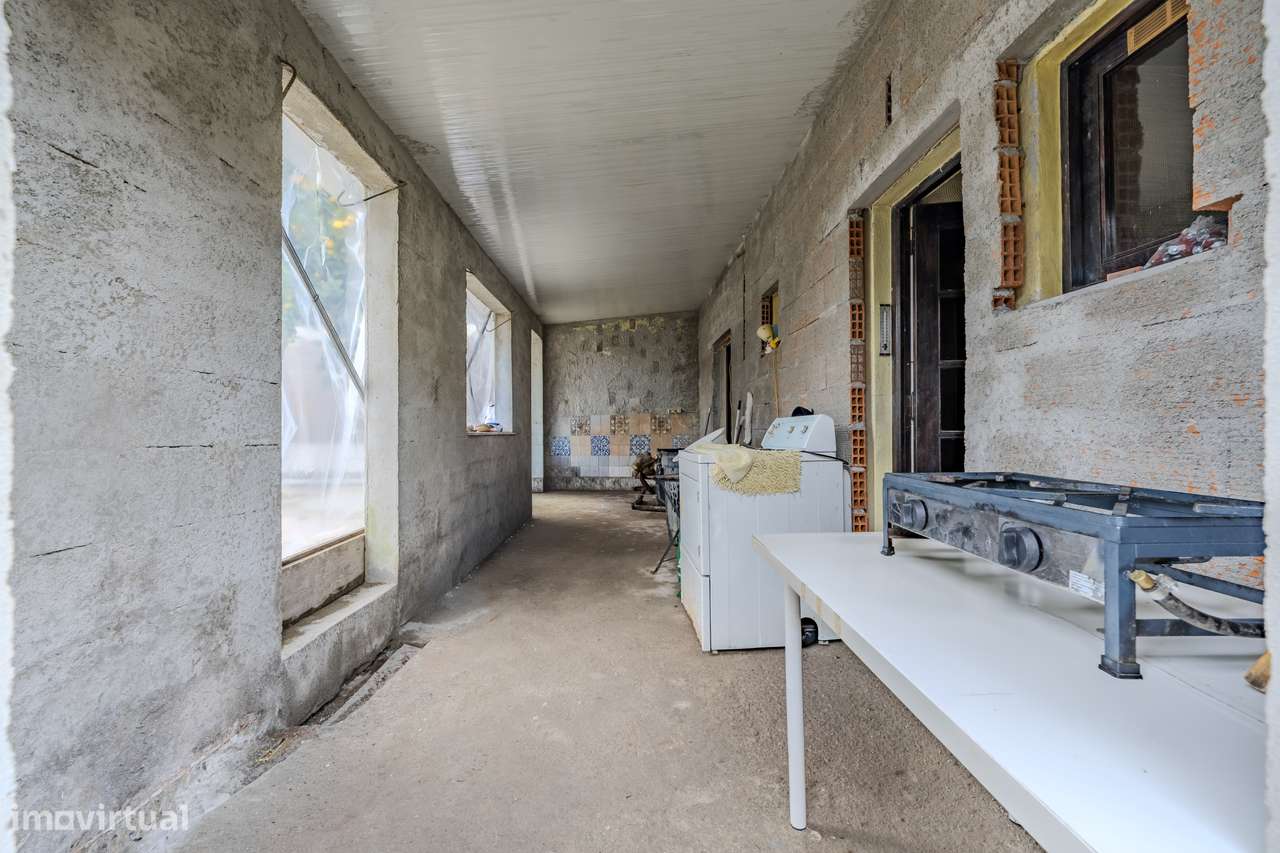 Moradia T2 para venda na Rua dos Emigrantes, Nogueira, Braga-14