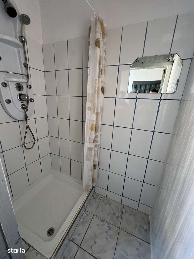 VAND garsoniera 1 camera, renovta, zona Lazaret-4