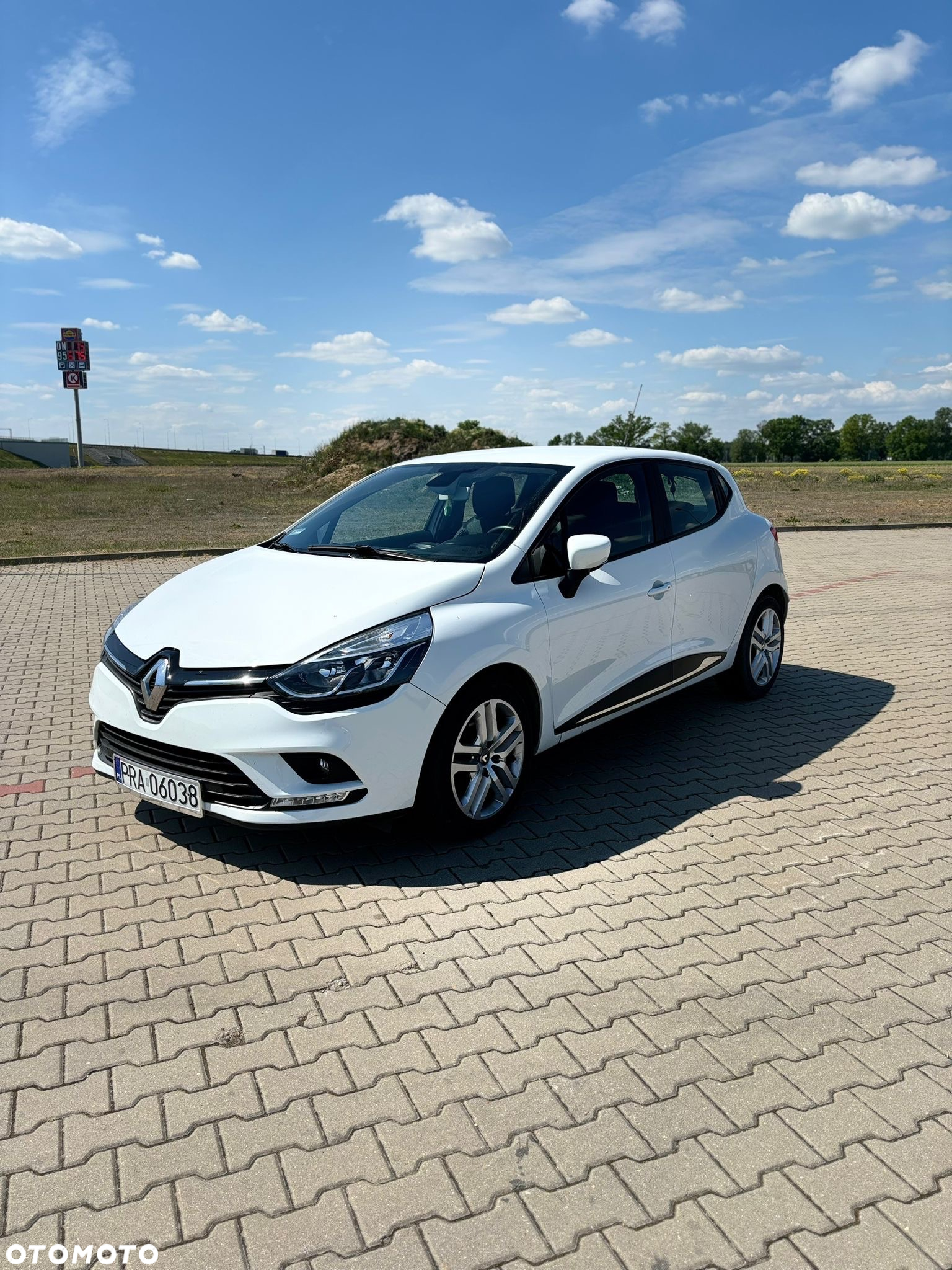 Renault Clio dCi 75 Stop & Start Expression - 2