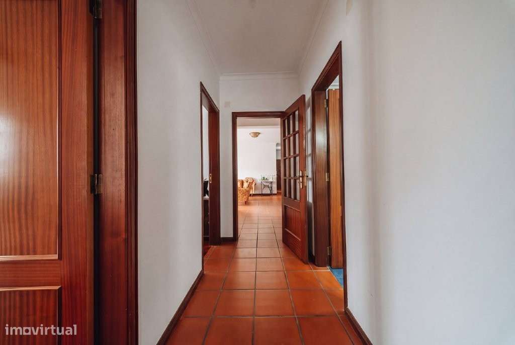 Apartamento T3 com garagem box-16