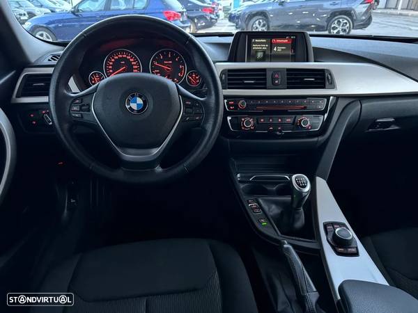 BMW 318 d Line Luxury - 9