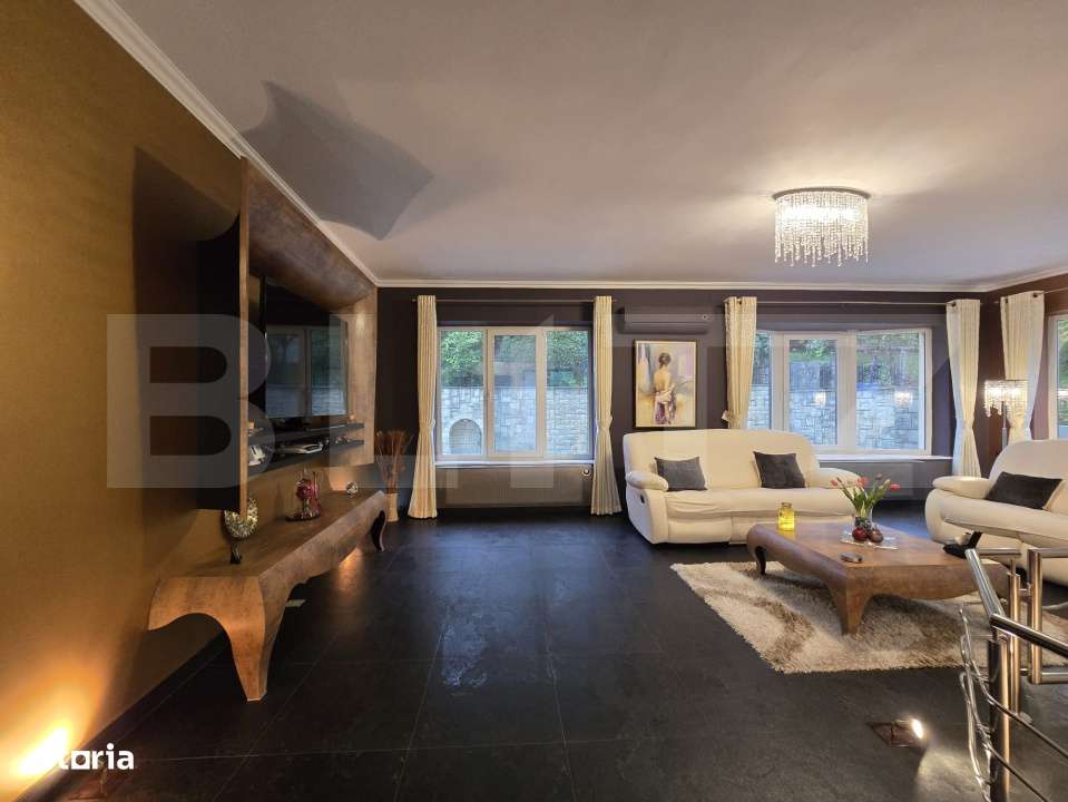 Vile  cu piscina exclusivista de vanzare in zona  Grand Hotel Italia - Imagine principală: 5/19