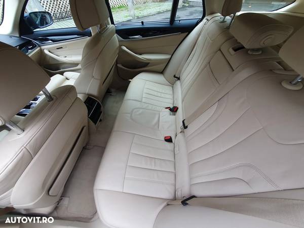 BMW Seria 5 520i Touring Aut. Luxury Line - 10