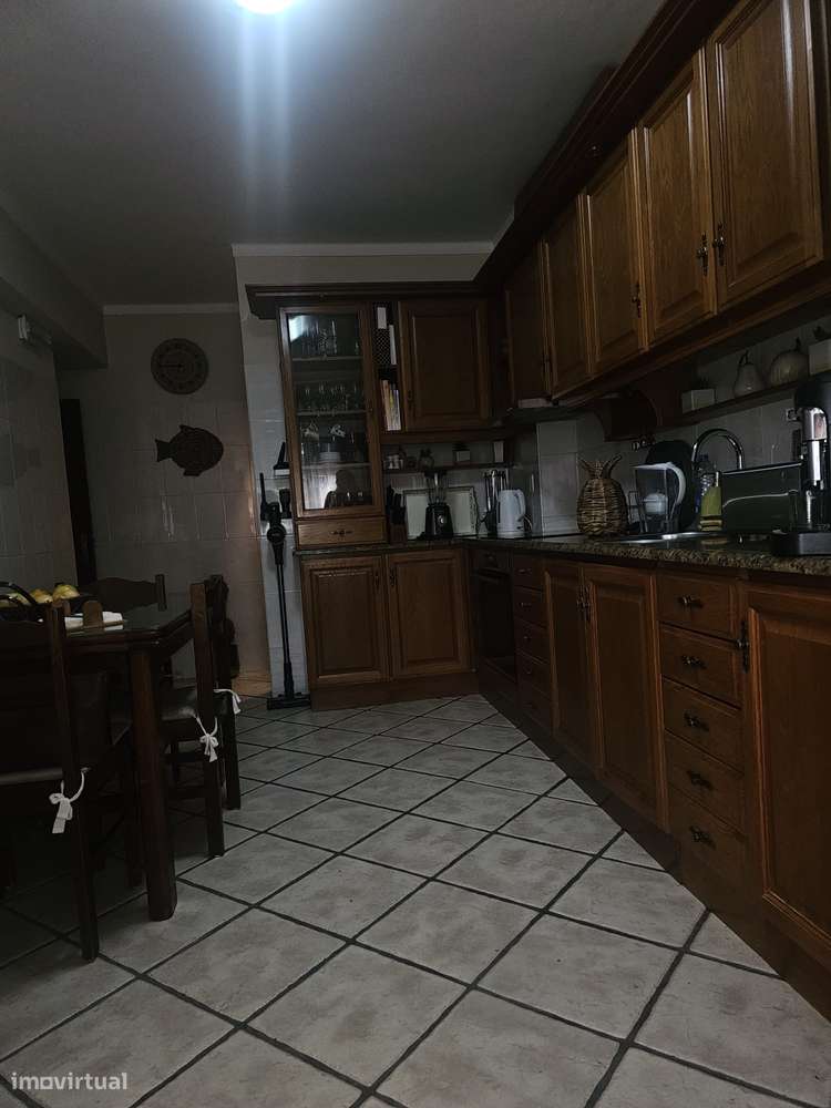 Apartamento T3 - 1º andar , Remodelado no Centro do Entroncamento-9