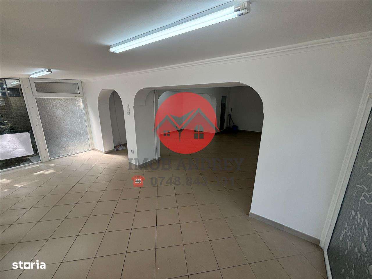 Spatiu comercial 45 mp, parter, Central – renovat, vad pietonal - Imagine principală: 1/4