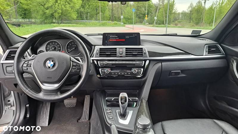 BMW Seria 3 330i Edition Luxury Line Purity - 8