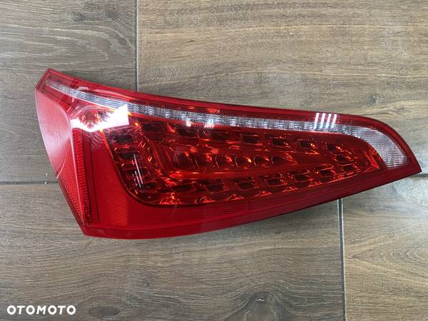 LAMPA TYL LEWA AUDI Q5 8R 8R0945093A ORG - 1