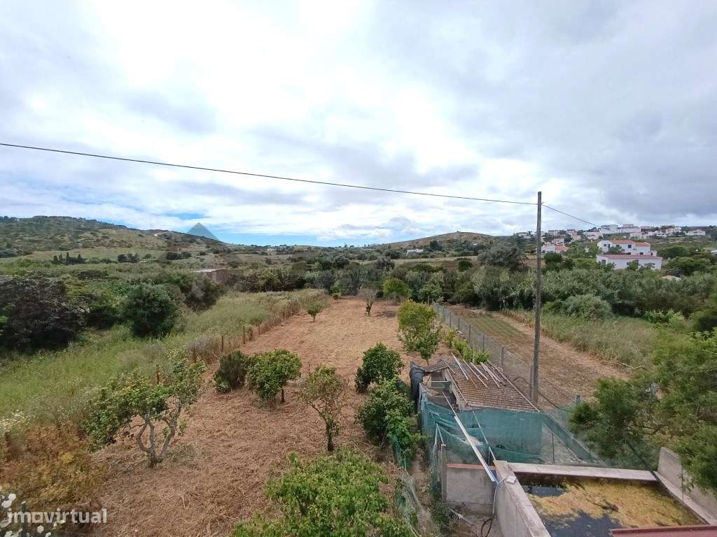 Moradia T3 com amplo terreno a 1,5 km da praia, Vila do Bispo-30