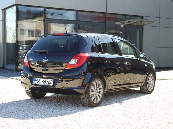 Opel Corsa 1.2 16V Edition - 4
