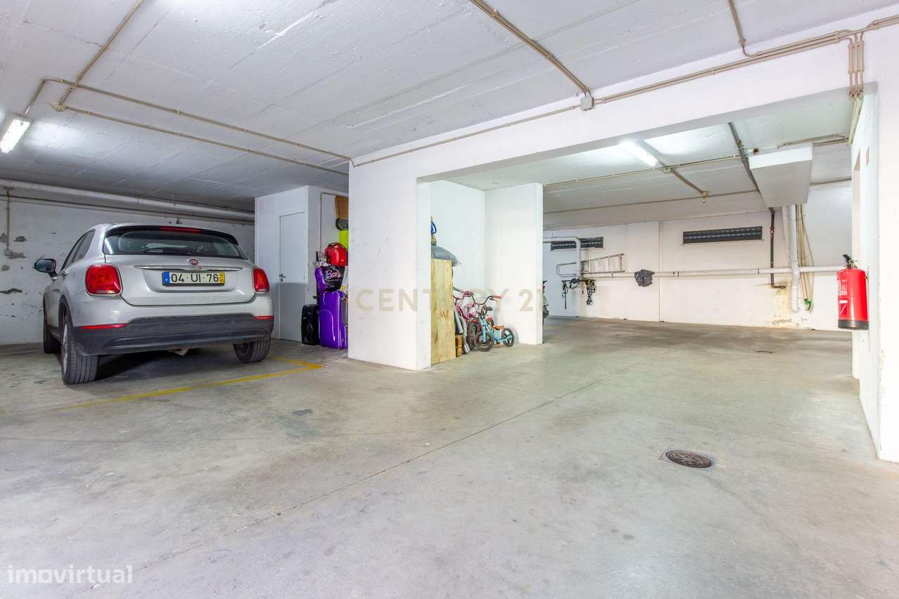 Apartamento Quatro Assoalhadas -Com Lugar de  Parqueamento - Quinta do-23