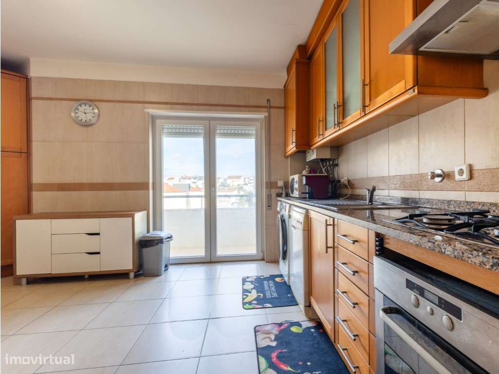 Apartamento T3 com sótão, em Coimbra-12