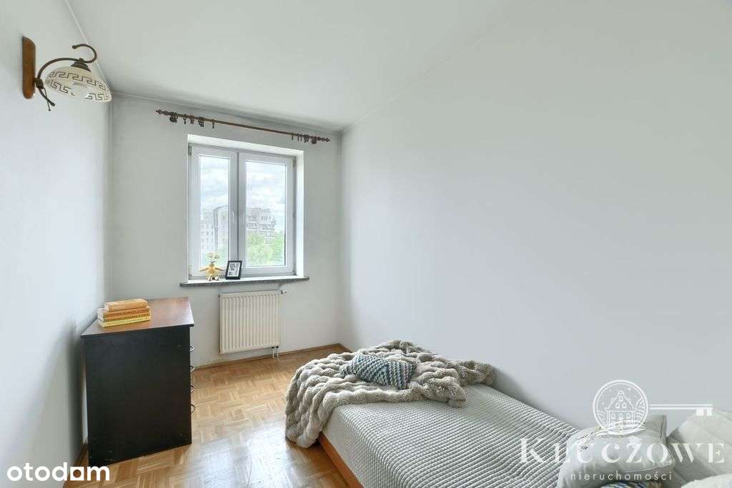 Ul. Pck, dwupoziomowe + m. postojowe w hali-12