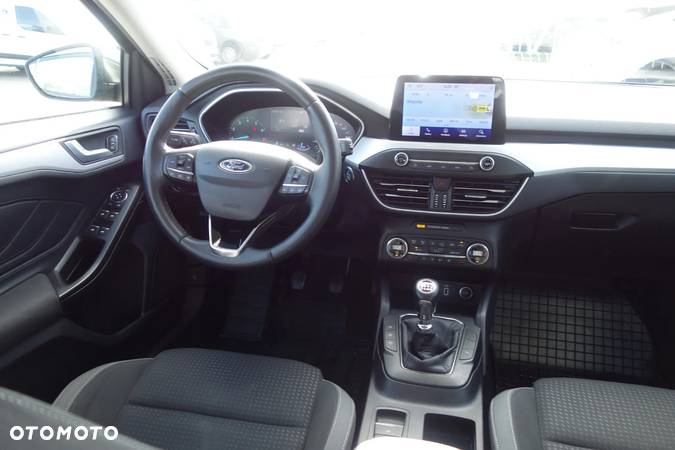 Ford Focus 1.0 EcoBoost Trend Edition Business - 27