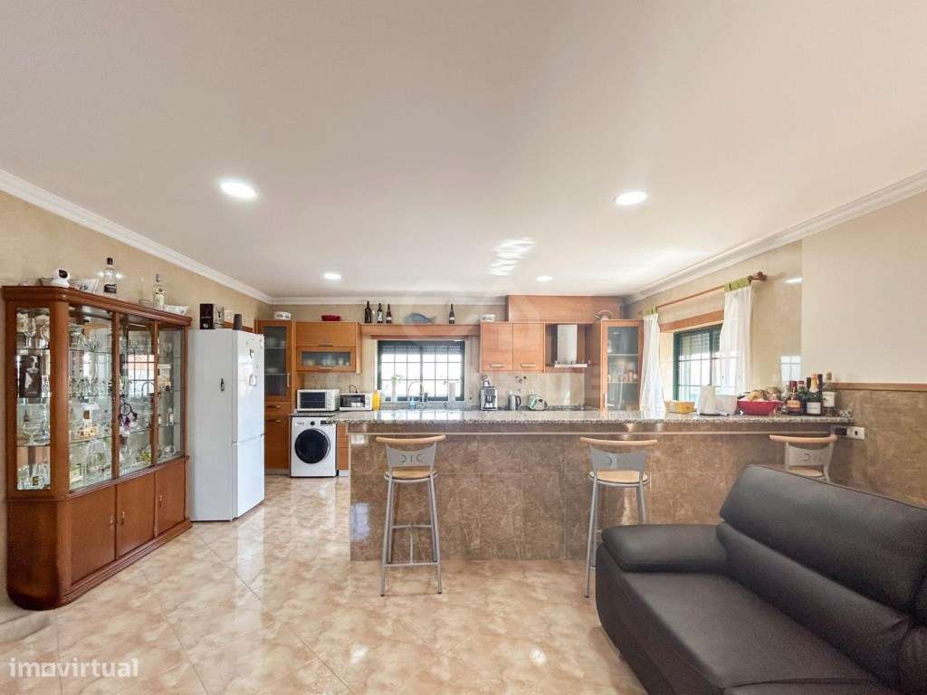 Moradia T4 independente em Castelo Branco-47