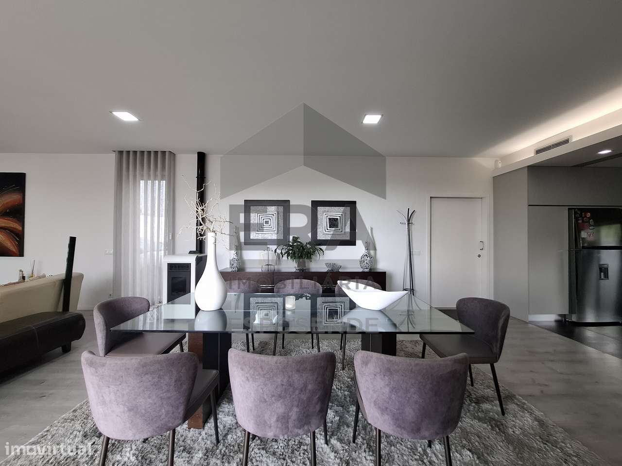 Moradia térrea de arquitetura contemporânea - Grande imagem: 4/30