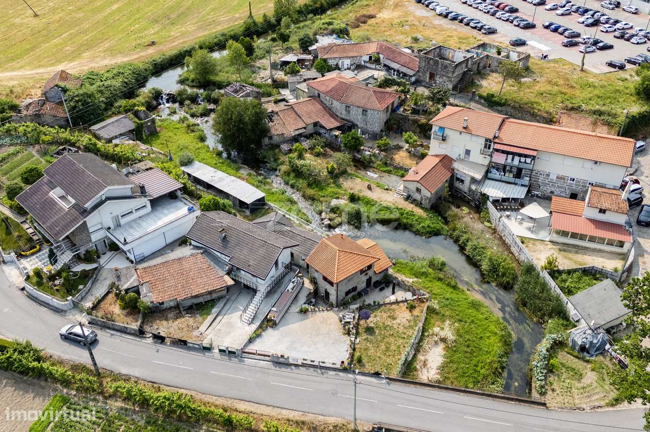 Moradia T2 junto ao Rio em Fermentões, Guimarães - Grande imagem: 3/46