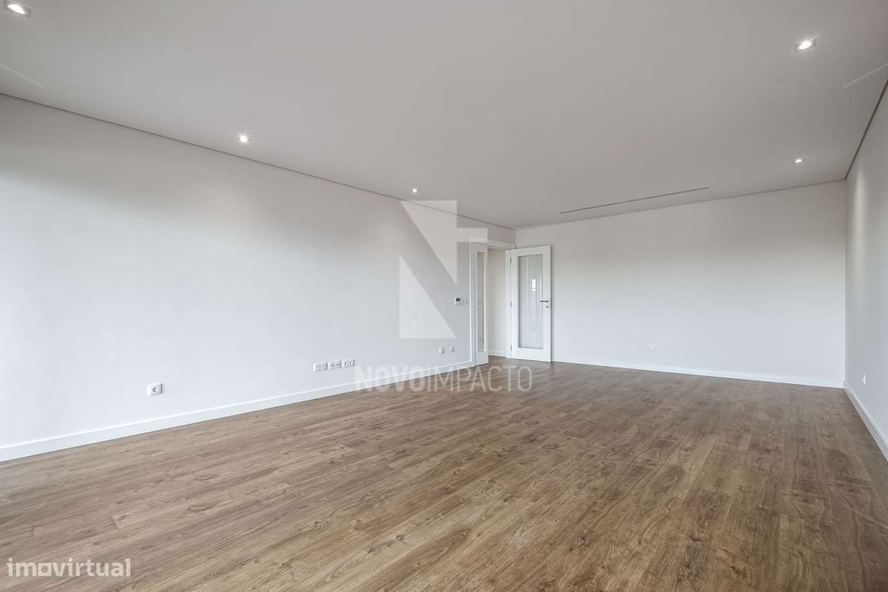 Montijo - Apartamento T3 com parqueamento e arrecadação - Grande imagem: 2/27