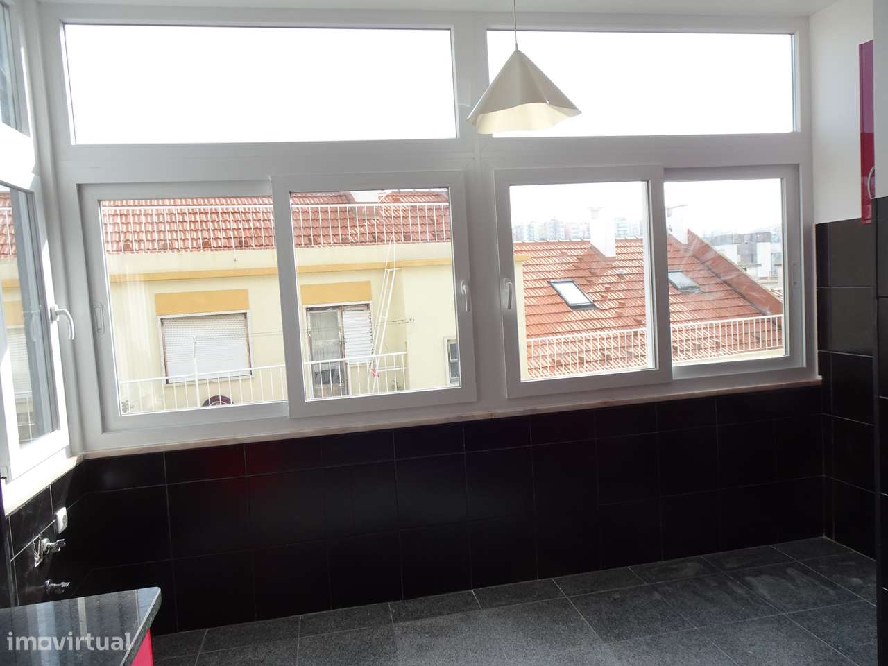 Apartamento T1 Rua Santa Bárbara Lisboa - Grande imagem: 5/24