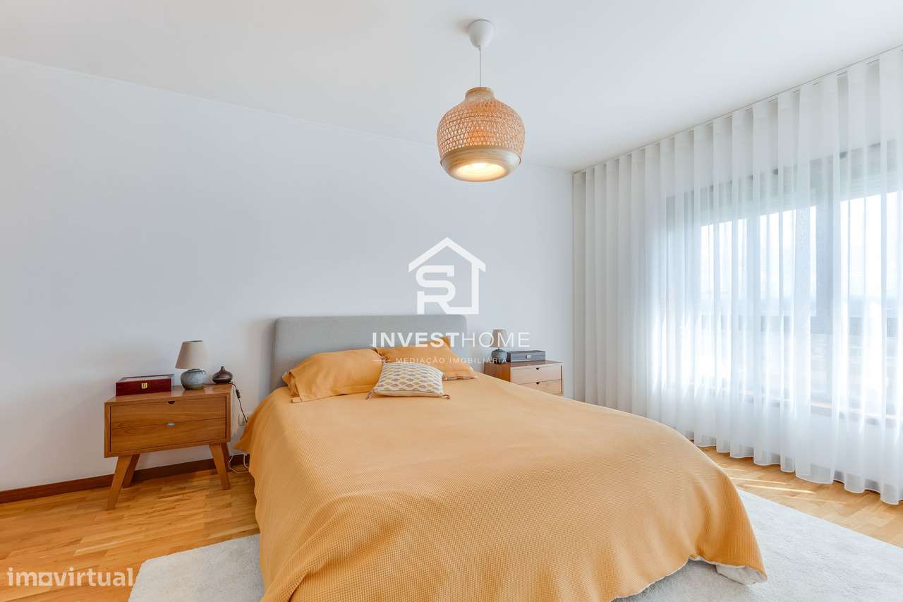 Apartamento T2 | Boas áreas | Varanda | 2 Lugares Garagem-31