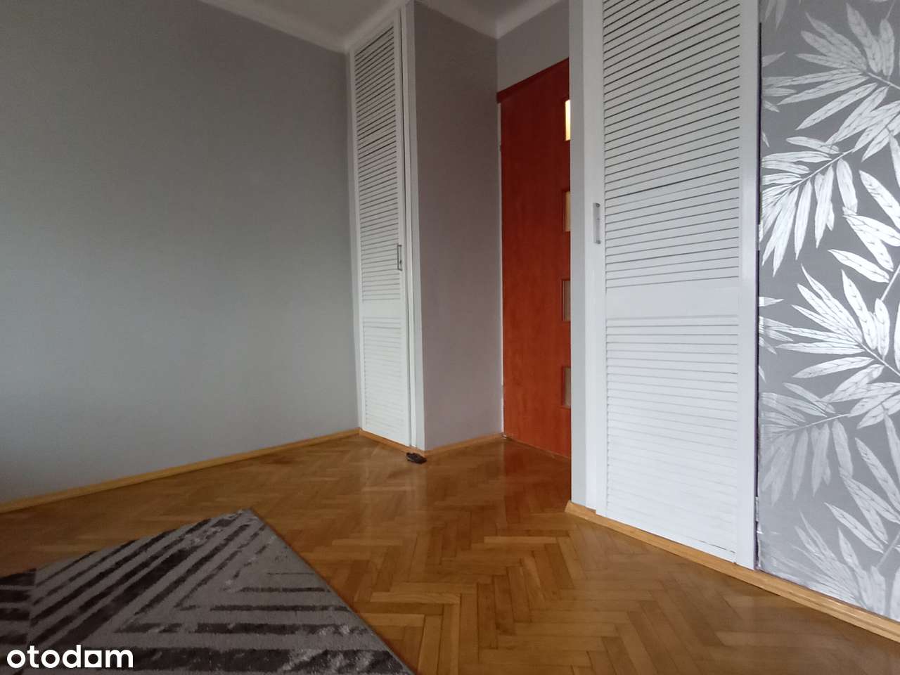 Mieszkanie trzypokojowe w centrum . Do wprowadzenia.-1