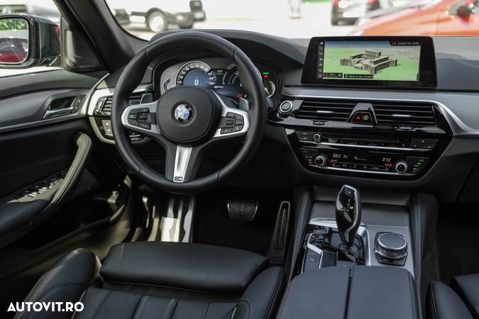 BMW Seria 5 530e Aut. M Sport Edition - 24