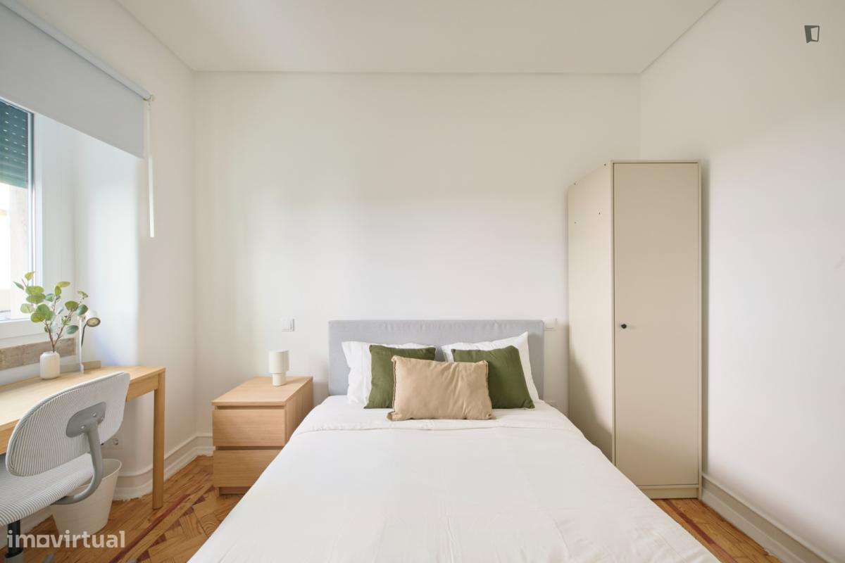 Quarto - localizado em Anjos Lisbon - Grande imagem: 4/52