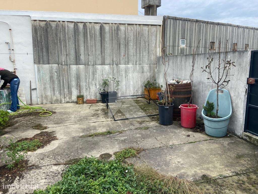 Moradia T2 à beira mar para remodelar-19