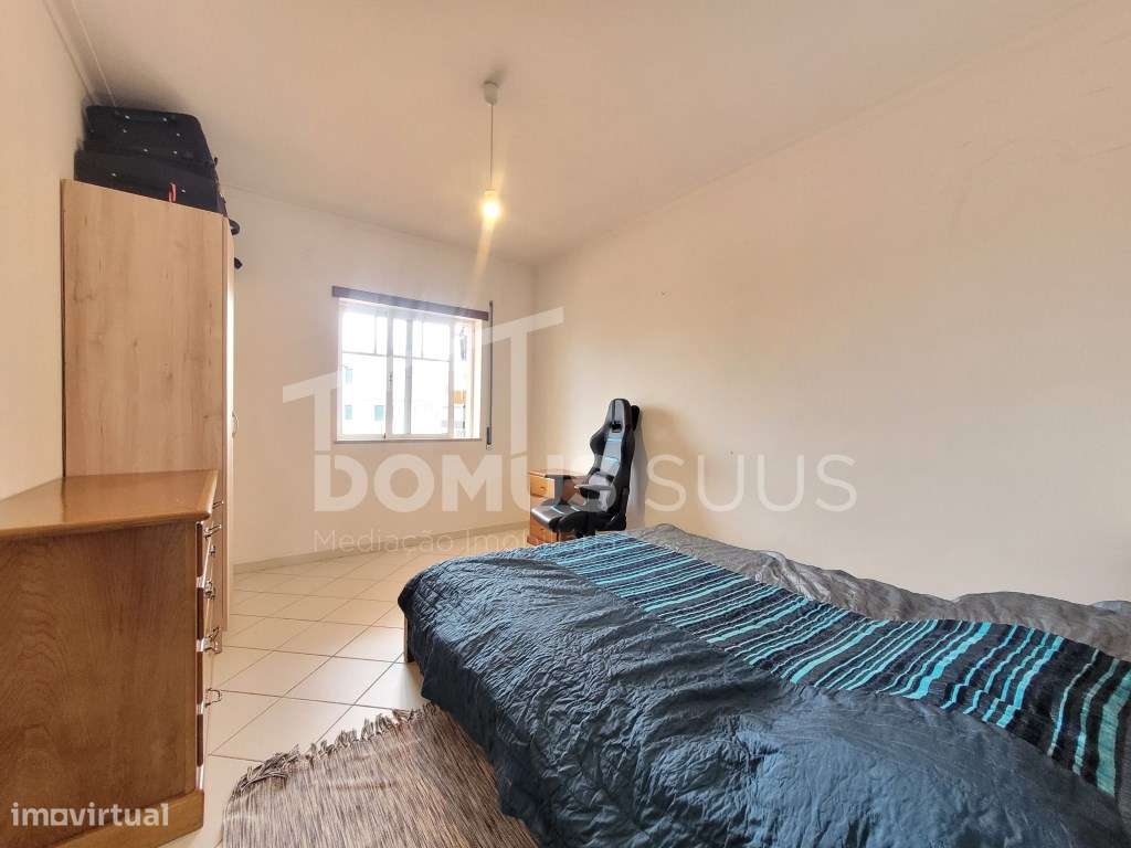 Apartamento T2 em ótimo estado com um terraço enorme-10