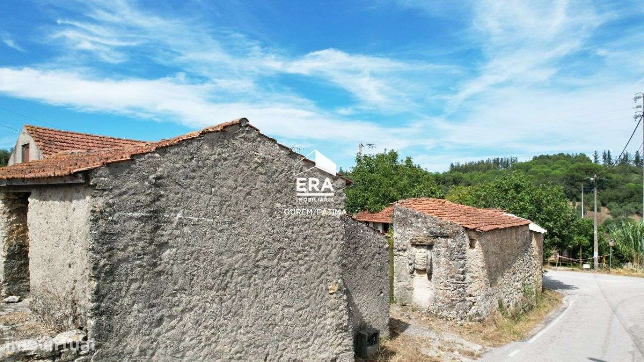 Moradia T4 localizada no Olival, Ourém - Grande imagem: 4/30