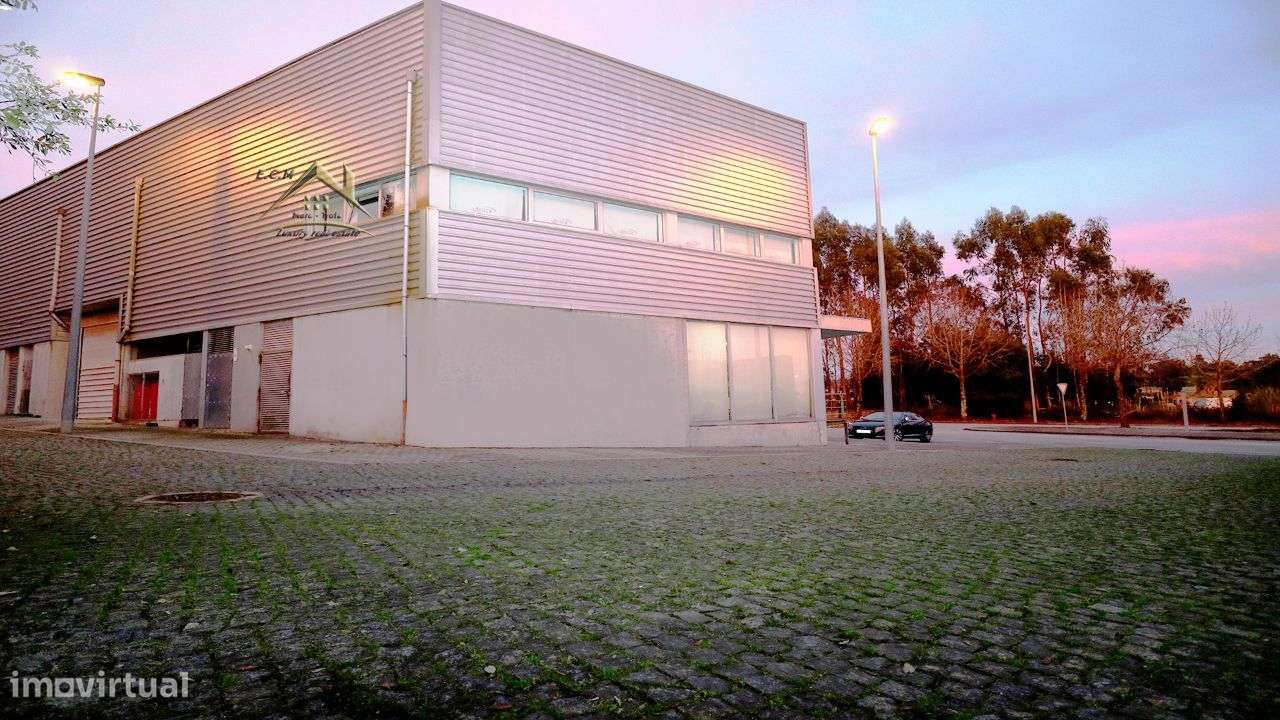 Restaurante "Castelo da Maia" Localizado em Zona Industrial,-6