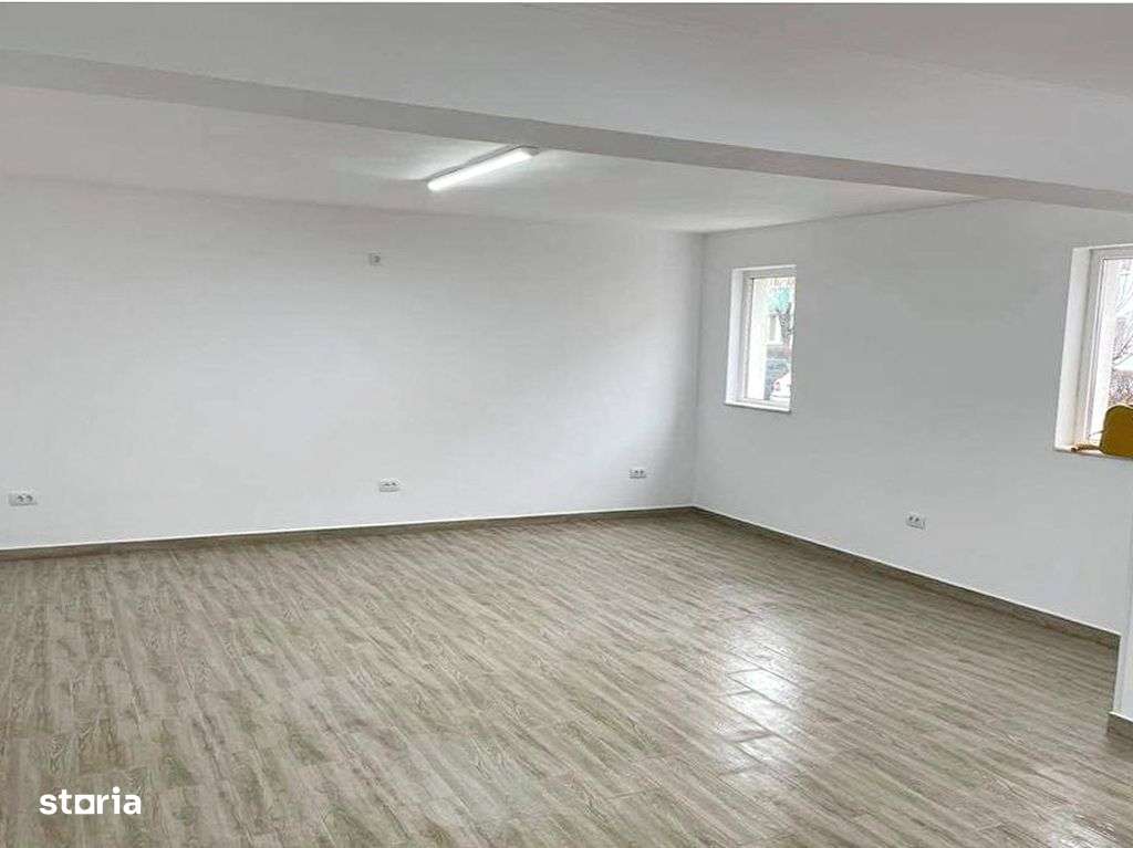Spatiu comercial si casa Rasnov - Imagine principală: 1/20