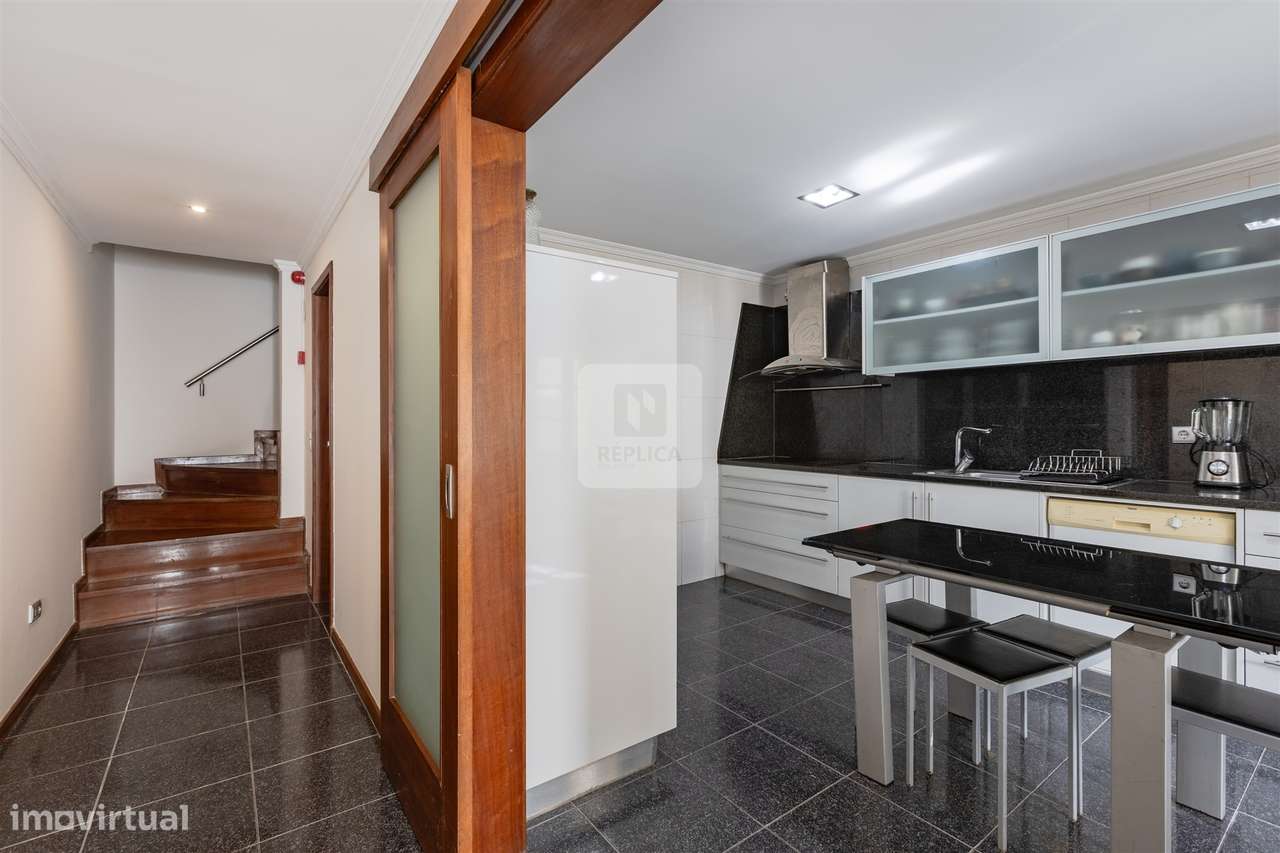 Moradia T3+1 Mobilada  com Vistas para Rio Douro-11